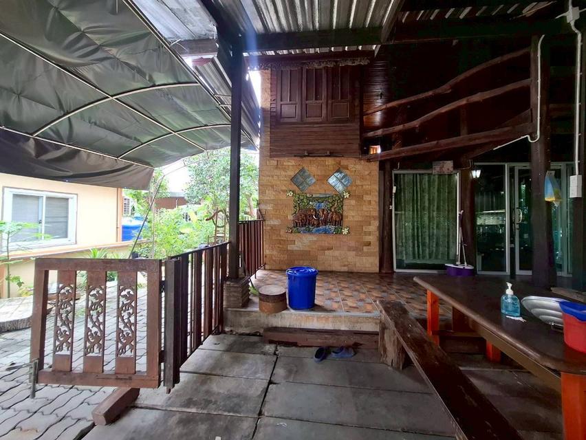 ขายบ้านทรงไทย 2 ชั้น หลังใหญ่มีพื้นที่เยอะ ในซอยเอราวัณ 18 คลองสอง-คลองหลวง 5