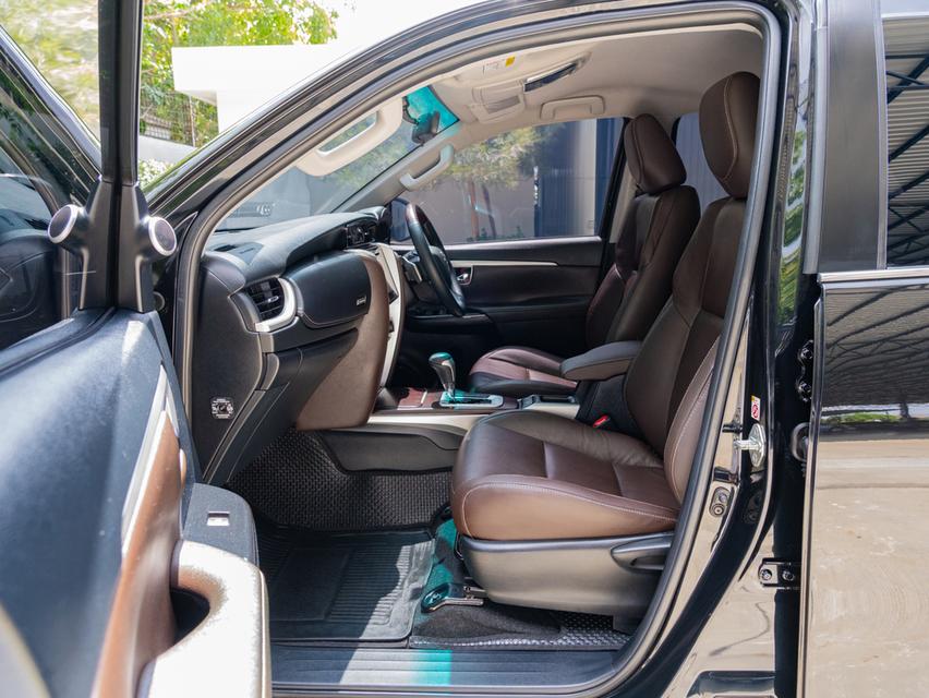 TOYOTA FORTUNER 2.4 V SUV ปี 2017 รูปที่ 9