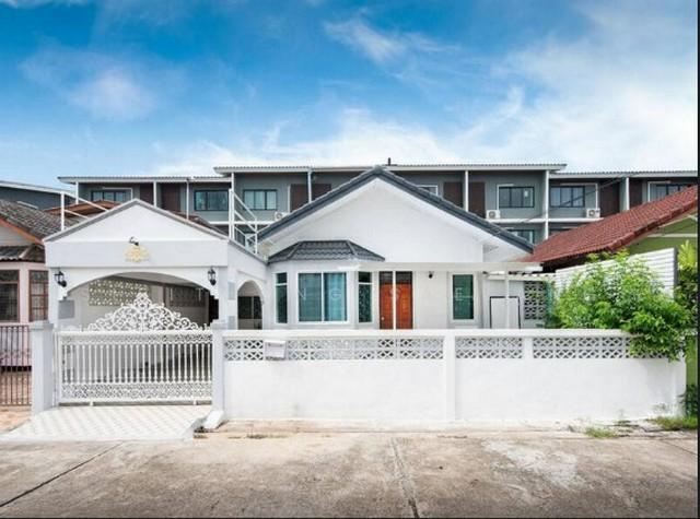 บ้านเดี่ยว ชั้นเดียว รีโนเวทใหม่ทั้งหลัง พร้อมอยู่ หมู่บ้าน ร่วมสุข 3 ถนนสามวา บ้านทำเลดี เดินทางสะดวก เพียง 1 กม. จากสถ 2