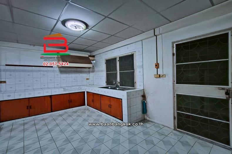 ทาวน์โฮม เนื้อที่ 18 ตร.ว. หมู่บ้านสรานนท์ (ติวานนท์-ปากเกร็ด 19) ถนนติวานนท์-ปากเกร็ด ตำบลบางพูด อำเภอปากเกร็ด นนทบุรี 6