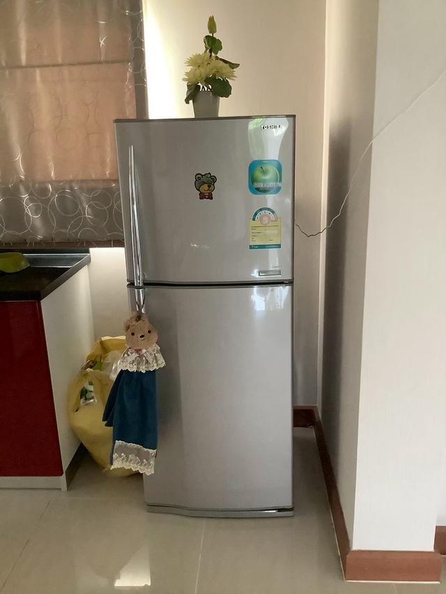 ตู้เย็น Toshiba 2 ประตู 6.9 คิว