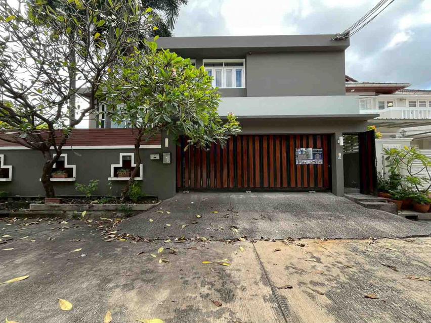 ให้เช่าบ้านเดี่ยว หลังมุม หมู่บ้าน Perfect Place รามคำแหง 164 ใกล้ส่วนกลาง 85 ตรว หลังใหญ่ 2 ชั้น+ดาดฟ้า 1