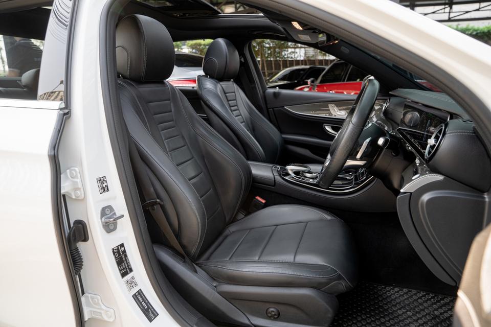 MercedesBenz E350e AMG Plug-in Hybrid ปี 2019 ⚡️ปลั๊กอินรุ่นท็อป 𝐁𝐞𝐧𝐳 𝐄𝟑𝟓𝟎𝐞 เข้าเพิ่มแล้วค่า! สวยเป๊ะทุกมุม👍🏼 5
