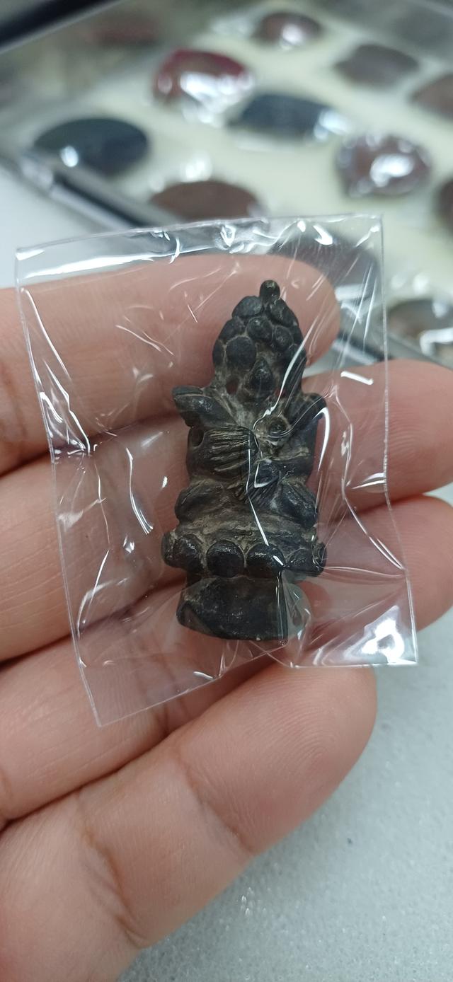 พระกริ่งตั๊กแตนเขมร เนื้อสำริดเงินเก่า