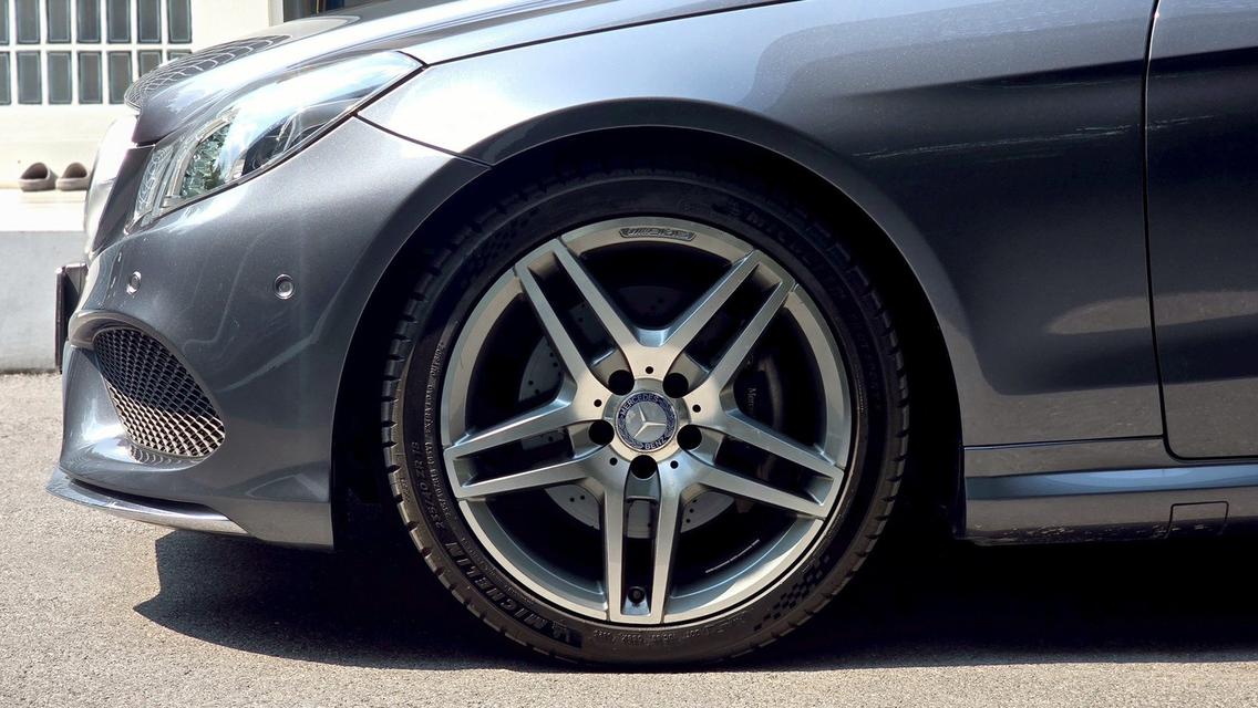 Benz E200 Coupe Amg ปี 2014 สีเทา มือเดียว ไมล์น้อยมาก รูปย่อยที่ 3