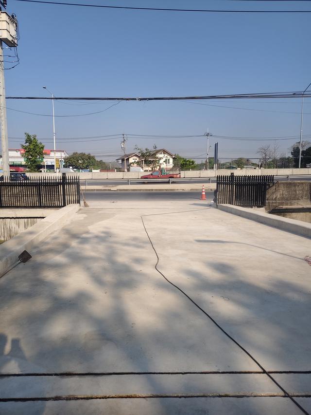 ให้เช่าที่ดินเปล่า นนทบุรี ติดถนนนครอินทร์ เชิงสะพานพระราม 5 ถนนทางเข้ากว้าง 6 เมตร 6