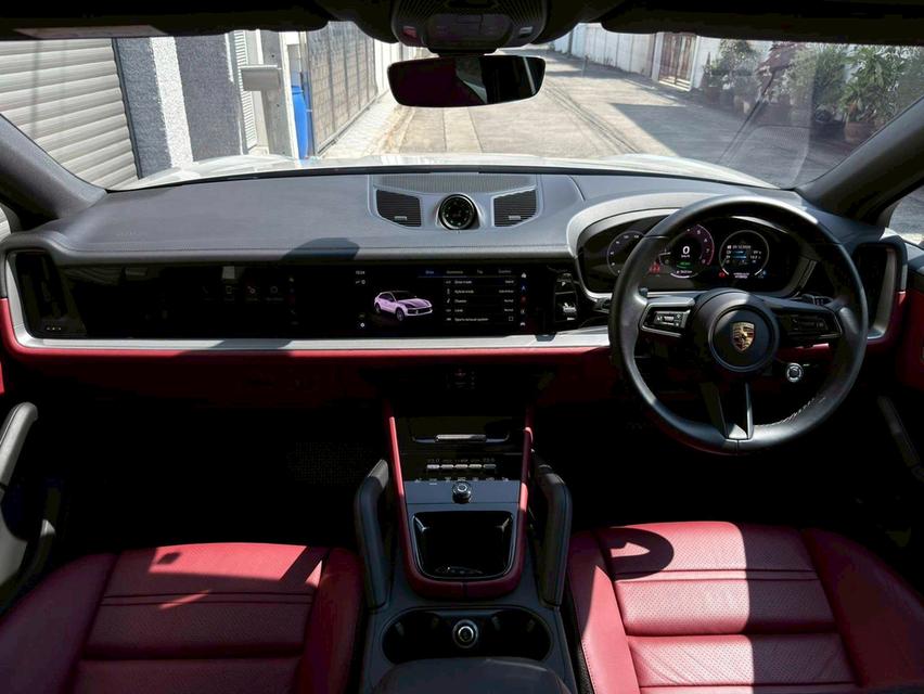 Cayenne Coupe E-Hybrid 8