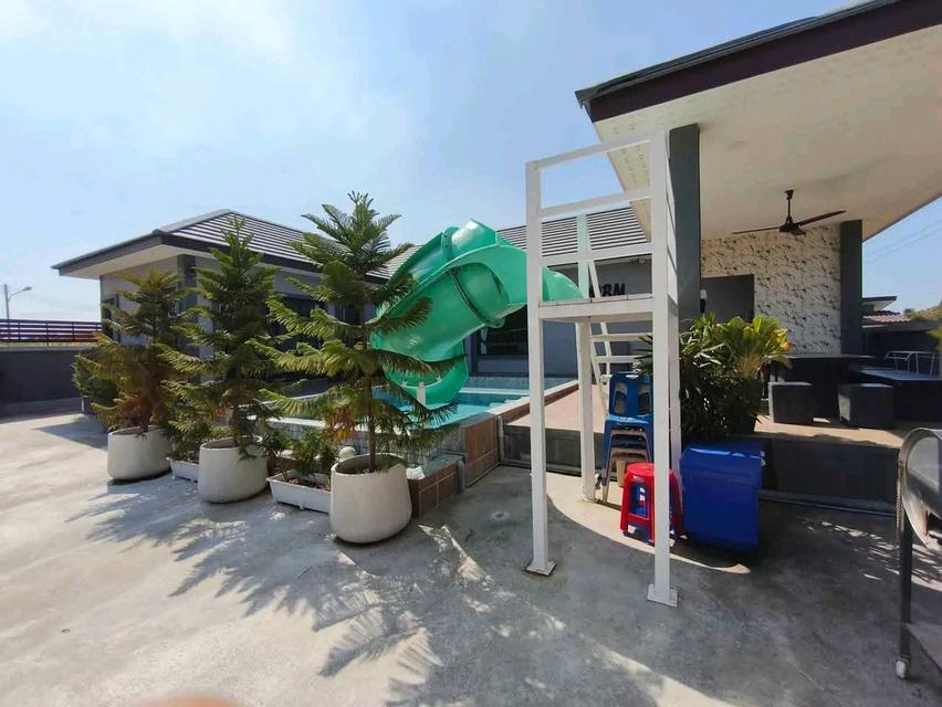 บ้านเดี่ยวพร้อมสระว่ายน้ำ ขนาดใหญ่ 17