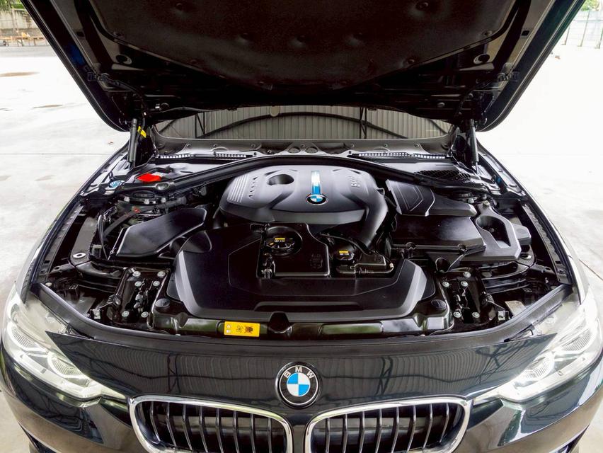 BMW 330e 2.0 Sport ปีจด 18 11