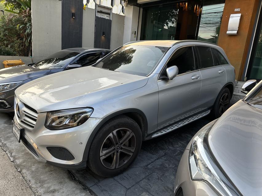 ขายด่วน Mercedes Benz GLC220d 4matic 2.1L ปี2019 สีบรอนซ์เงิน 4