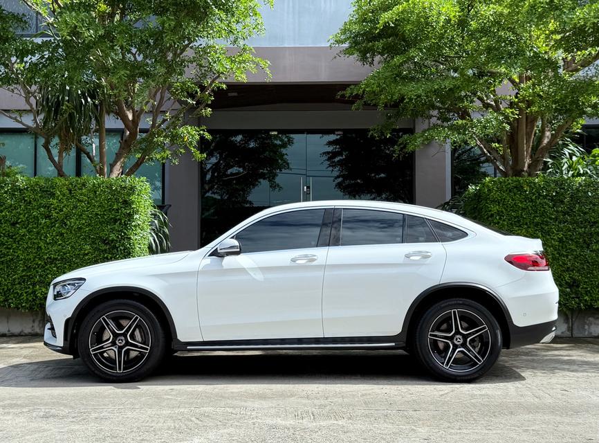 2021 BENZ GLC 220D COUPE AMG DYNAMIC รถมือเดียว สภาพป้ายแดง วิ่งน้อยเพียง 50,000 กม รถไม่มีอุบัติเหตุครับ