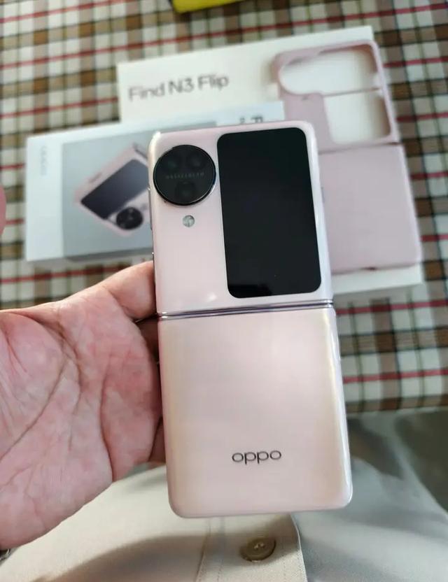 พร้อมขาย OPPO Find N3 Flip 2