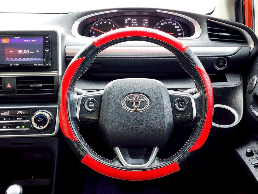 Toyota Sienta CVT 1.5V A/T ปี 2018