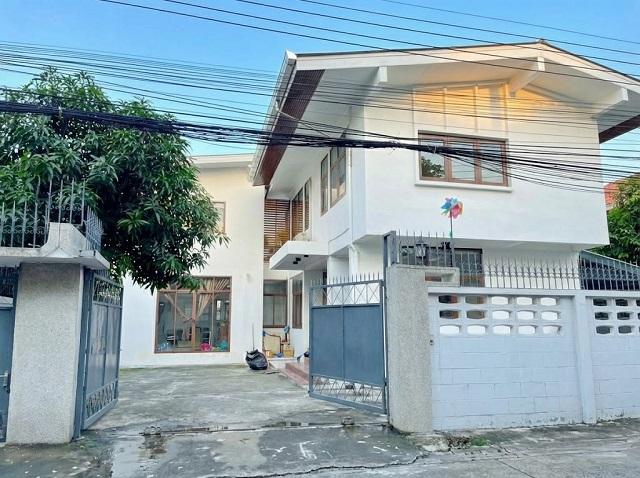 แอร์ 8 เครื่อง 6 นอน MRT บางซื่อ 2 กม.ให้เช่าบ้านเดี่ยว 2 ชั้น ใหญ่ 100 ตร.วา. 300 ตร.ม. ประชาชื่น ม.เซ็นจอห์น 2.2 กม. 7 1