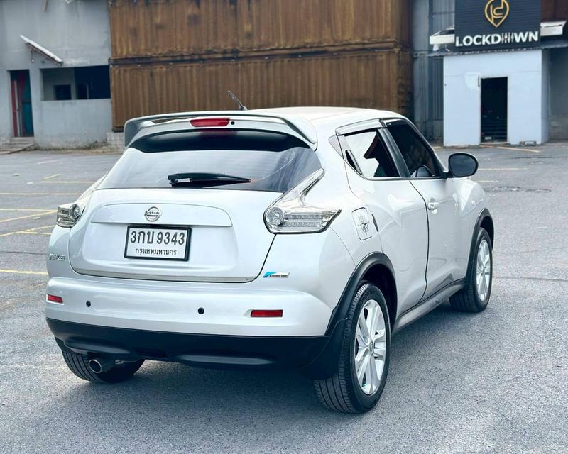 Nissan Juke 1.6 V รุ่น Top เกียร์ Auto สีเทา ปี 2014 7