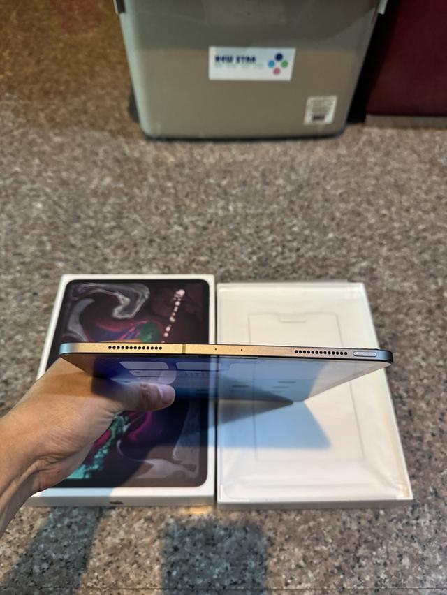 ขายๆๆๆถูกๆๆiPadPro11นิ้วสีSpace Gray 256กิ๊กWifi Celluer มีกล่องอีมี่ตรงใส่ซิมได้ใช้งานดีทุกๆฟังชั่นสูนTrueทุกๆฟังชั่นรีสโตได้ตลอดไม่มีติดไอคราว Model 3