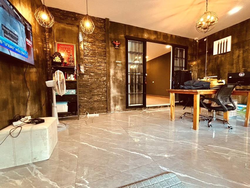 ให้เช่าทาวน์โฮม 3 ชั้น โกลเด้นทาวน์ ซ.นวมินทร์ 42 แยก 27 ,ซ.เกษตรนวมินทร์ 48, 5 ห้องนอน 4 ห้องน้ำ ต่อเติมครบ ไซส์ใหญ่ที่สุดในโครงการ 4