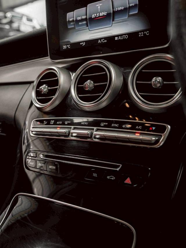รหัสรถ 67GG9351 Benz C300 2.0 AMG Dynamic ปี2016 W205 16