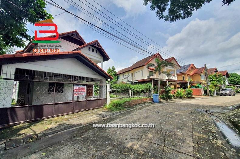 บ้านเดี่ยว หมู่บ้าน เลิศอุบล กม.6 (ซ.รามอินทรา 65 แยก 2-4) เนื้อที่ 74.4 ตรว. ถนนรามอินทรา แขวงท่าแร้ง เขตบางเขน กรุงเทพมหานคร 12