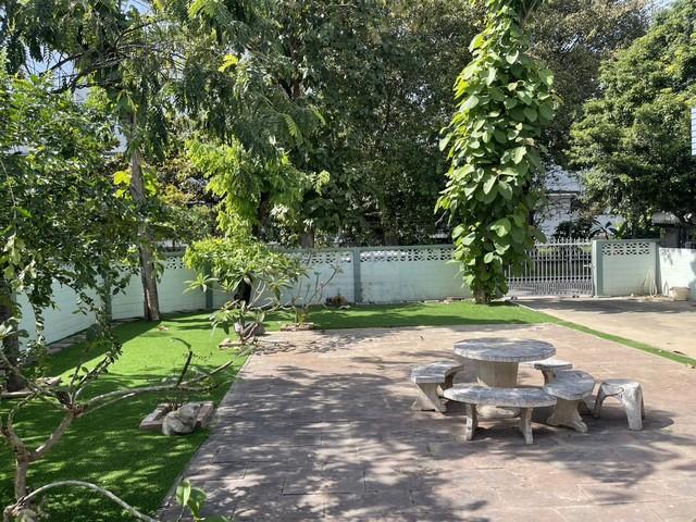 ให้เช่าบ้านชั้นเดียว 107 ตรว. 4 ห้องนอน หมู่บ้านปลาทอง ศรีนครินทร์ ศรีด่าน 4 เดินไป Foodland, KFC, JAS Urban ได้ใน 5 นาท 8