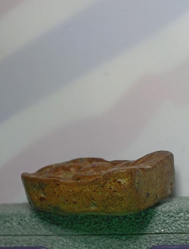 พระซุ้มกอพิมพ์ใหญ่ มีกนก 3