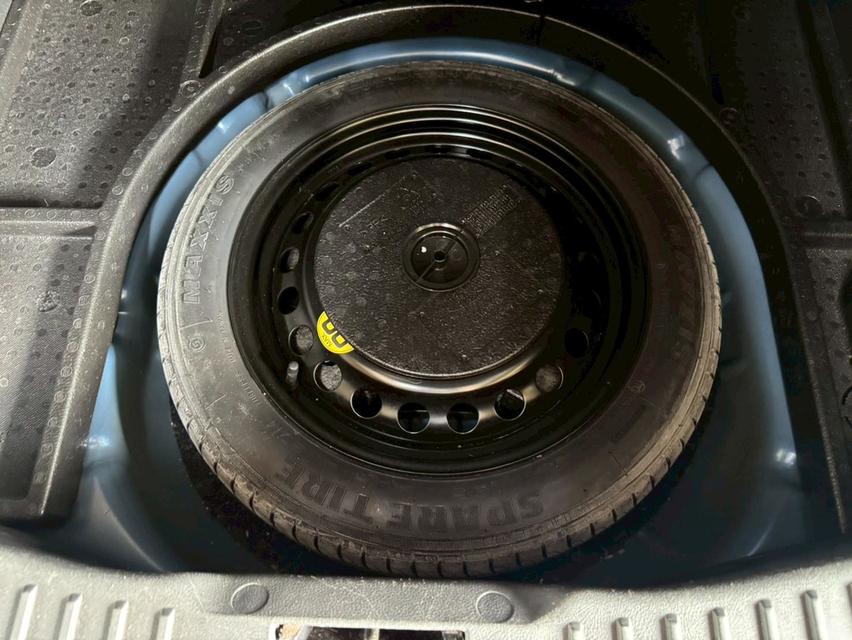 Ford Focus 1.6 Trend Hatchback AT ปี 2013 19