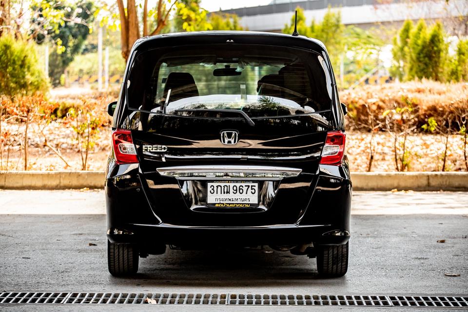 Honda freed 1.5 SE ปี 2014 สีดำ ประตูเลื่อนไฟฟ้า  5