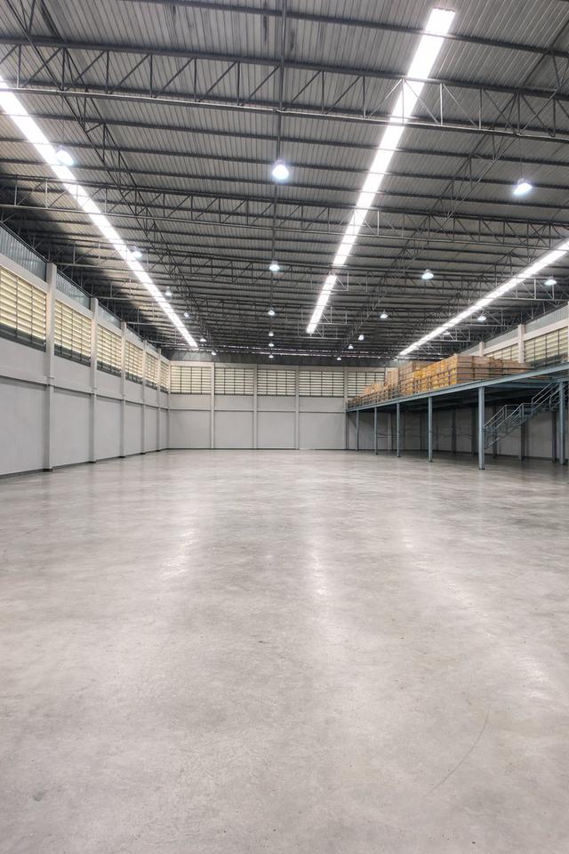 โรงงาน/โกดัง/ออฟฟิต ทรัพย์สวยสุดๆๆ ในตลาด  ต.คลองมะเดื่อ อ.กระทุ่มแบน 11