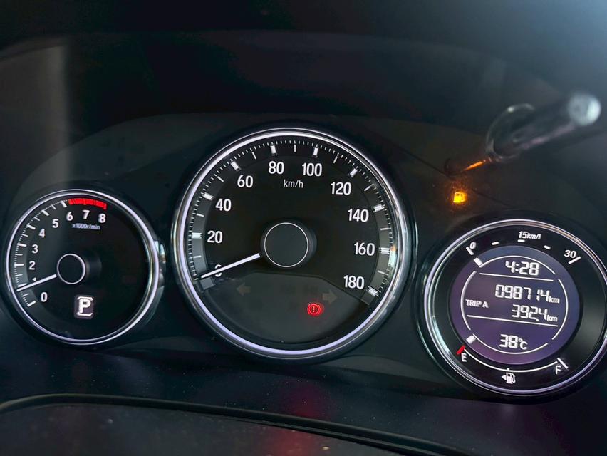 ปี 2018 HONDA BRV, 1.5 SV  รถมือเดียว คู่มือบุ๊คเซอร์วิส กุญแจสำรองครบ 16