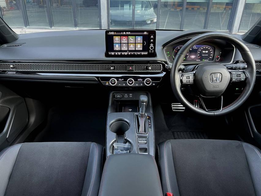 Honda Civic e:HEV RS 2024 6