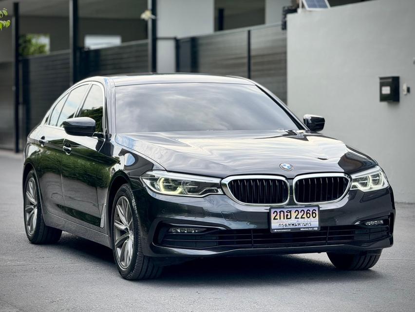 Bmw 530e Elite ปี 2020 วิ่ง 5x,xxx km  Bsi : 28/7/2026 (120,000 km)  Warranty: 28/7/2025 (200,000 km)  10