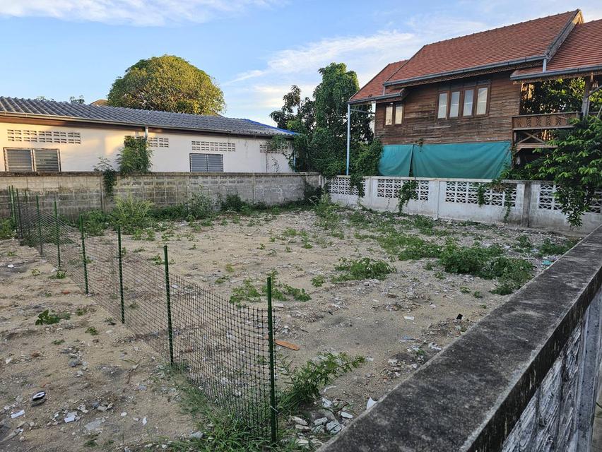 ขายที่ดินเปล่า หมู่บ้านบัวขาว (รามคำแหง 174) 2