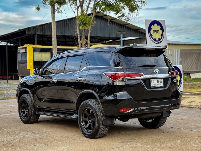 Toyota Fortuner 2.4V ปี16 6