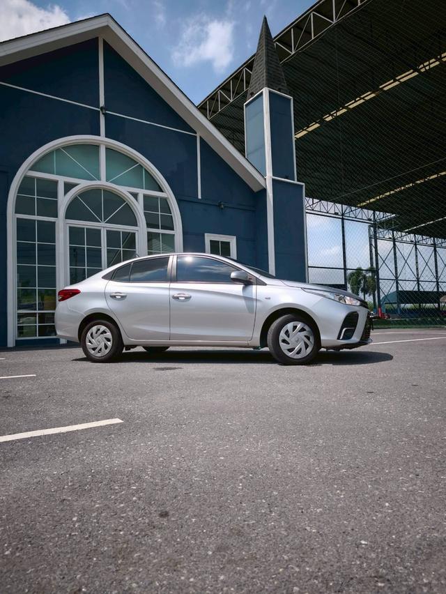 Toyota yaris ativ 1.2entry auto
