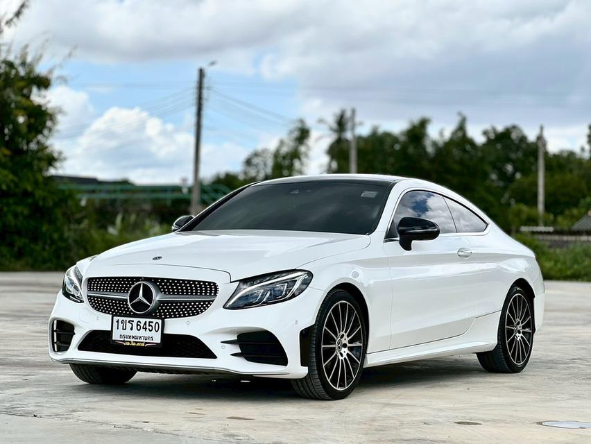 MERCEDES BENZ C250 COUPE AMG 2018 จด 2019 เป็นรถสปอร์ตหรูที่เน้นบุคลิกที่สปอร์ตและโฉบเฉี่ยว