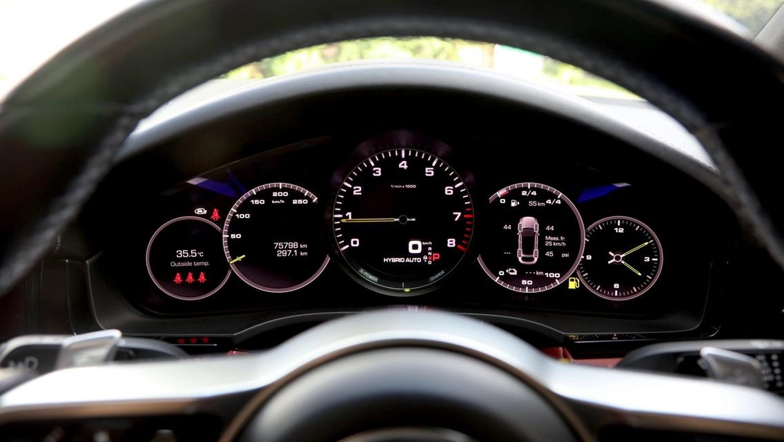 Porsche Cayenne Coupe E-Hybrid 2021 สี Crayon Grey รถสวยพร้อมใช้ รูปที่ 5