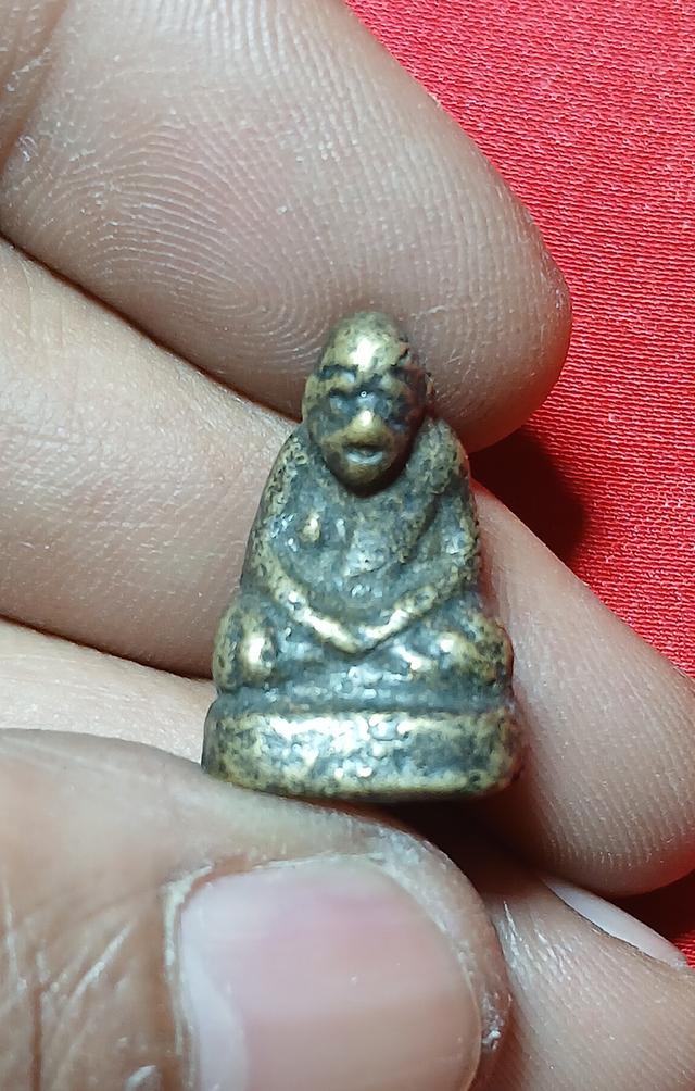 พระรูปหล่อหน้าลิงเล็กหลวงพ่อเขียน