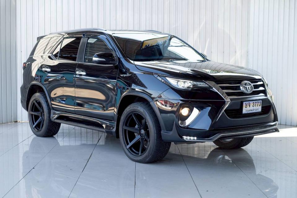 Toyota Fortuner 2.8V 4wd ปี16