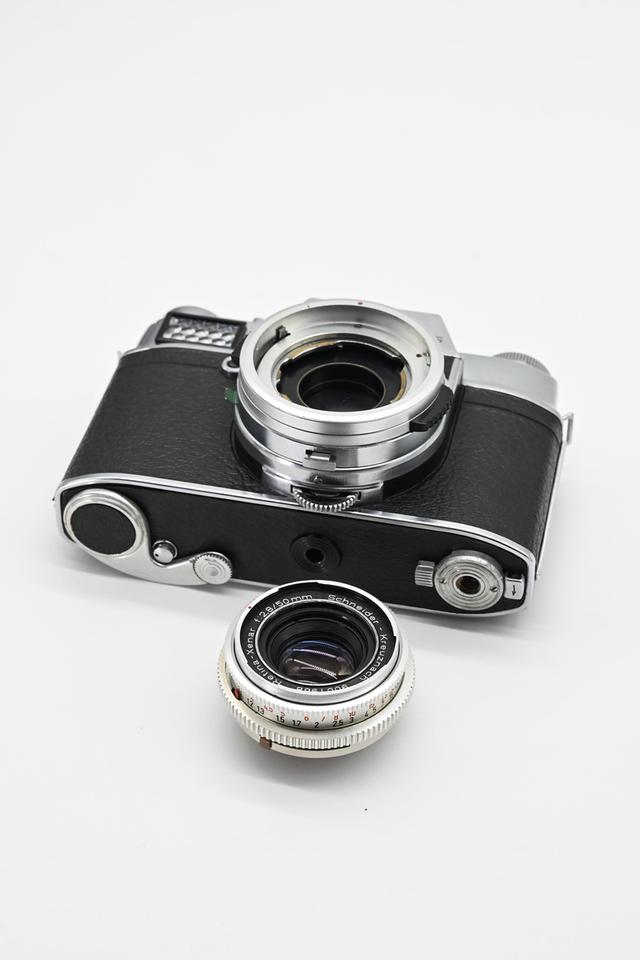 กล้องฟิล์ม Kodak Retina Reflex S 8