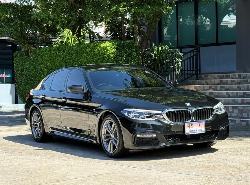 2020 BMW 520D MSPORT รถมือเดียวออกป้ายแดง รถวิ่งน้อยเพียง 90,000 กม เข้าศูนย์ตรงระยะ รถไม่มีอุบัติเหตุครับ