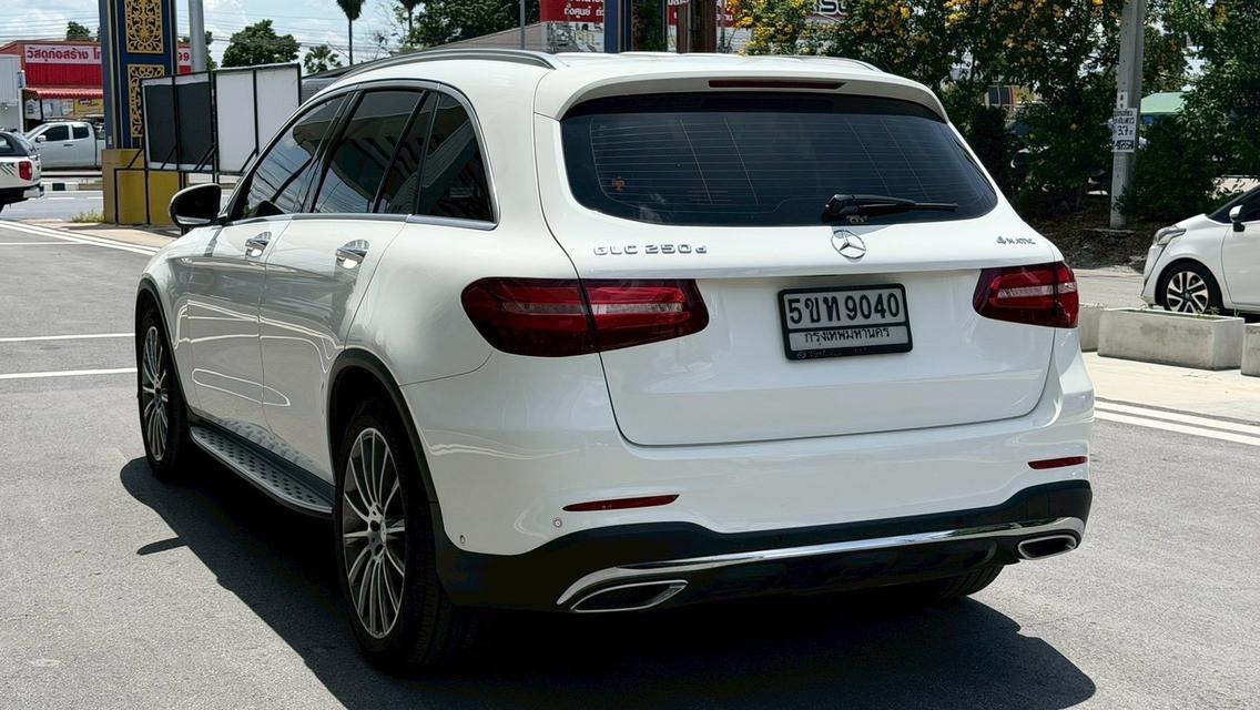 2016 BENZ GLC 250d 4 MATIC AMG DYNAMIC สีขาว เลขไมล์ 93,XXX KM รถสวย เซอร์วิสตามระยะ เปลี่ยนสันยาได้เยอะ รูปย่อยที่ 3