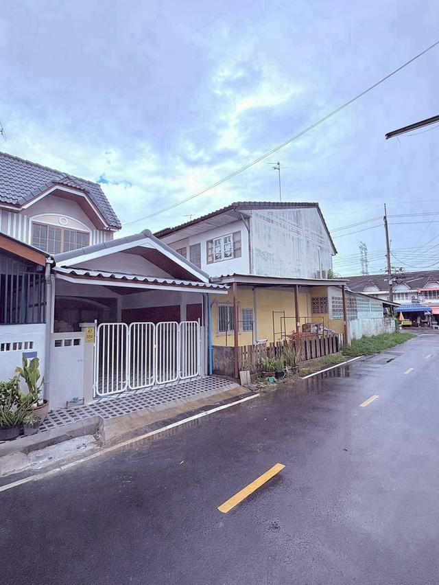 หมู่บ้านร่มเงาไม้  ถนนวัดลาดปลาดุกทาวน์เฮ้าส์ 2 ชั้น   ตกแต่งใหม่พร้อมอยู่ พร้อมเฟอร์นิเจอร์ 18