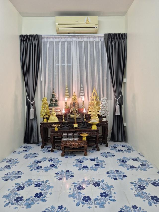 ขายบ้านทาวน์เฮ้าส์ใหม่ เฟอร์นิเจอร์ครบ พร้อมเข้าอยู่ 4 ห้องนอน 3 ห้องน้ำ 1 จอดรถ
