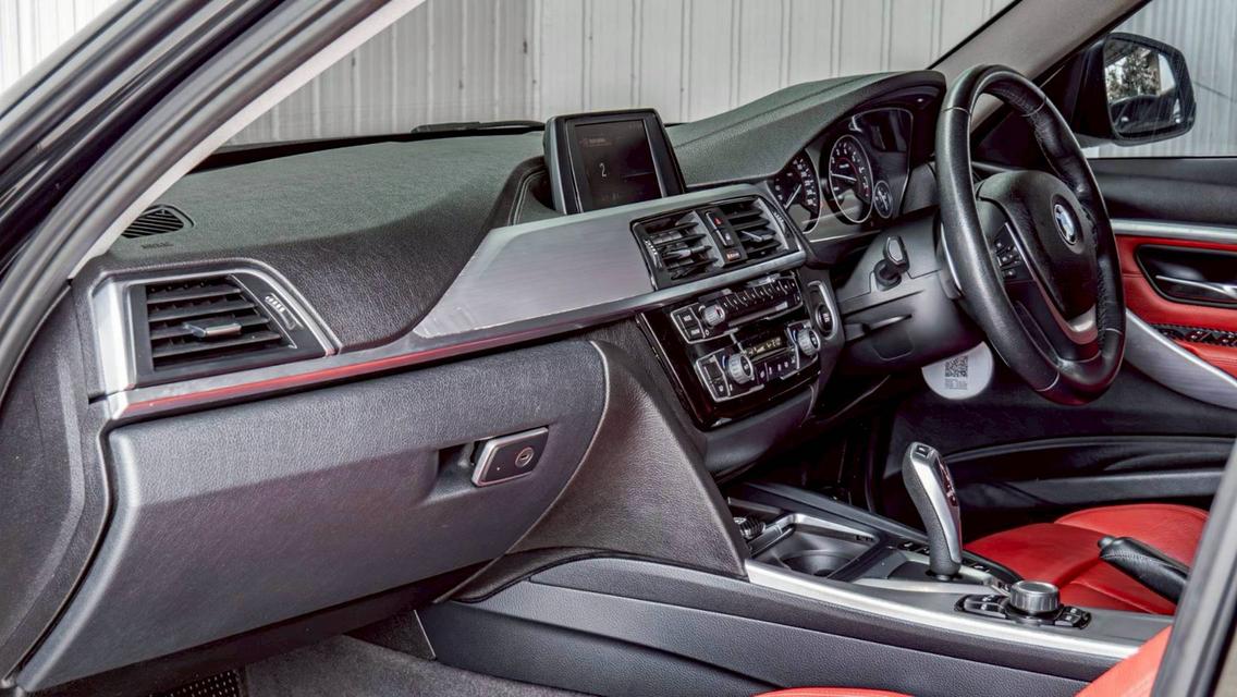 BMW 330E Sport ปี2018 รูปที่ 11