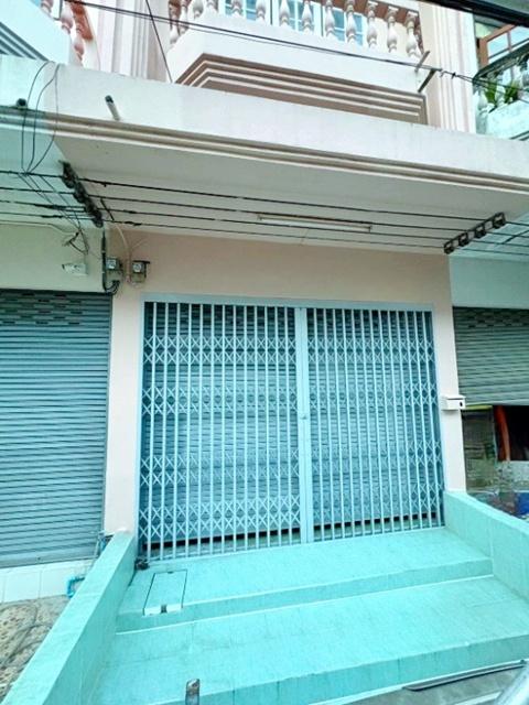 สวนเสรีไทย ให้เช่าอาคารพาณิชย์ 3.5 ชั้น 20 ตร.วา.256 ตร.ม.เสรีไทย 28-36 MRTสัมมากร ลด20% พร้อมอยู่ 3 นอน 3 น้ำ รพ.เกษมรา 1