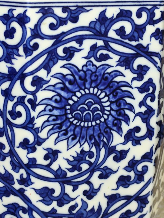 ANTIQUE CHINESE BRUSH POT PORCELAIN OCTAGON BLUE AND WHITE, 19TH CENTURY, NR. รูปที่ 3