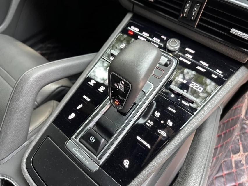 Porsche Cayenne E-hybrid ปี 2018 สีขาว Auto เลขไมล์ 77,xxx km 13