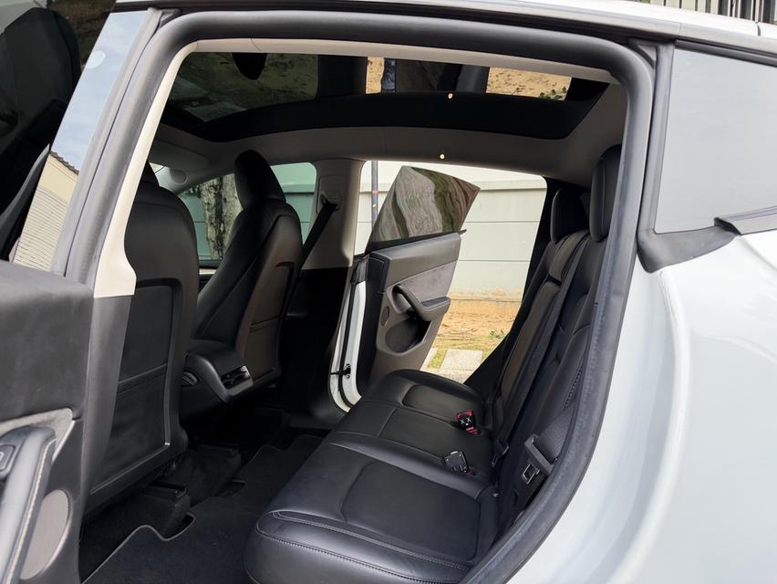 ⚡️ Tesla Model Y RWD 2023 รถศูนย์ ใช้งานน้อย 3 หมื่นโล วารันตีเหลือยาว พร้อมขับ เจ้าของเดียว รูปที่ 14