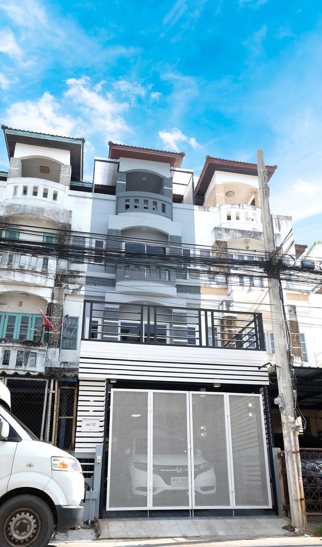 ให้เช่า TownHome 4 ชั้น Renovate ใหม่ทั้งหลัง! 5 ห้องนอน 3 ห้องน้ำ 1 ห้องครัว 13