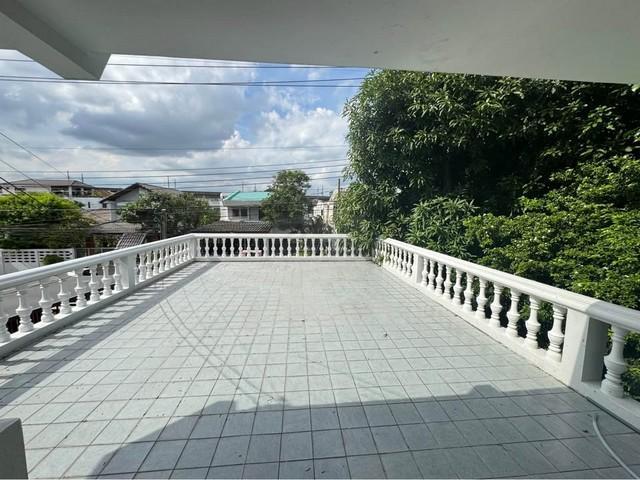 ให้เช่า บ้านเดี่ยว 2 ชั้น หมู่บ้านเมืองทอง 2 โครงการ 3 ขนาด 90 ตรว. 5 ห้องนอน ซอยพัฒนาการ 53 ใกล้โรงพยาบาลวิภาราม พร้อมเข้าอยู่ 15